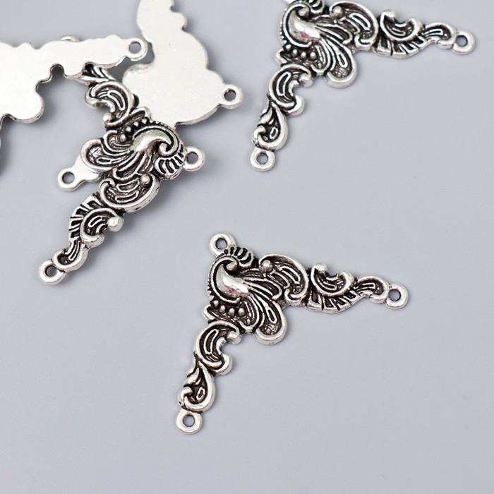 Коннектор для творчества металл 3 ушка "Растительный уголок" серебро G405B608 2,7х4,2 см 
Коннектор для творчества металл 3 ушка "Растительный уголок" серебро G405B608 2,7х4,2 см