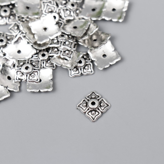 Декор шляпка для бусин металл "Четырёхлистник" серебро G026B777 набор 50 шт 0,8х0,8 см
Декор шляпка для бусин металл "Четырёхлистник" серебро G026B777 набор 50 шт 0,8х0,8 см