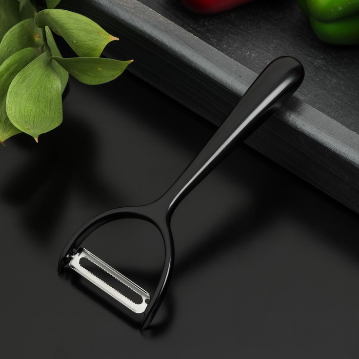 Овощечистка горизонтальная «Нежность», цинковый сплав, цвет чёрный 
Овощечистка горизонтальная «Нежность», цинковый сплав, цвет чёрный