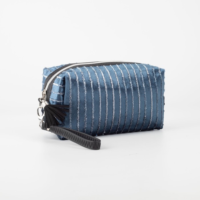 Косметичка на молнии, цвет синий
Косметичка на молнии, цвет синий