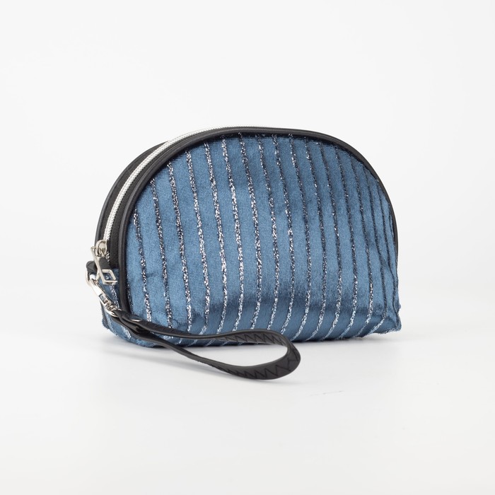 Косметичка на молнии, цвет синий
Косметичка на молнии, цвет синий