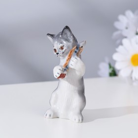 Сувенир "Кот с рыбой", высота 8,5 см, фарфор 
Сувенир "Кот с рыбой", высота 8,5 см, фарфор