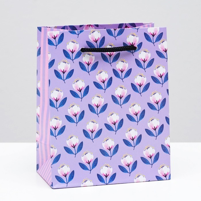 Пакет подарочный "Маки"11,5 х 14,5 х 6,5 см
Пакет подарочный "Маки"11,5 х 14,5 х 6,5 см