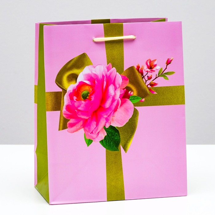 Пакет подарочный «Пион», 18 х 22,3 х 10 см
Пакет подарочный «Пион», 18 х 22,3 х 10 см