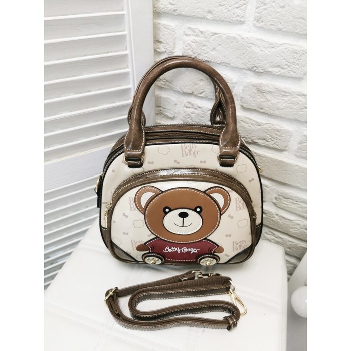 Кросс-боди, отдел на молнии, цвет бежевый/коричневый 25х20х11см
Кросс-боди, отдел на молнии, цвет бежевый/коричневый 25х20х11см