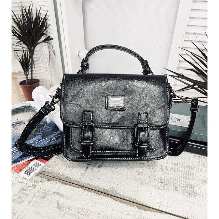 Мессенджер, отдел на клапане, цвет черный 21,5х26х7см
Мессенджер, отдел на клапане, цвет черный 21,5х26х7см