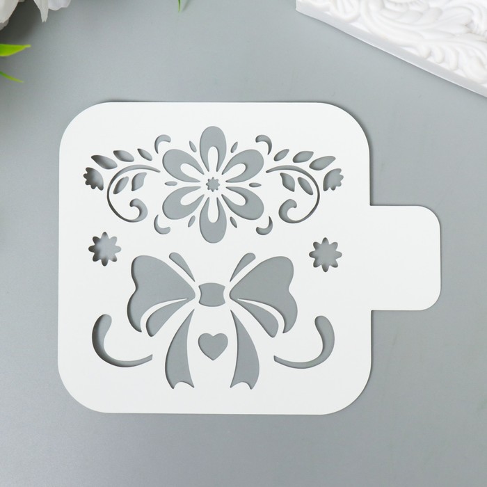 Трафарет "Бант" 9х9 см 
Трафарет "Бант" 9х9 см