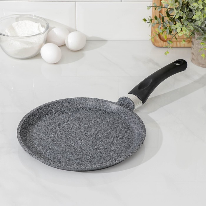 Сковорода блинная Premium, d=22 см, пластиковая ручка, антипригарное покрытие, цвет серый
Сковорода блинная Premium, d=22 см, пластиковая ручка, антипригарное покрытие, цвет серый