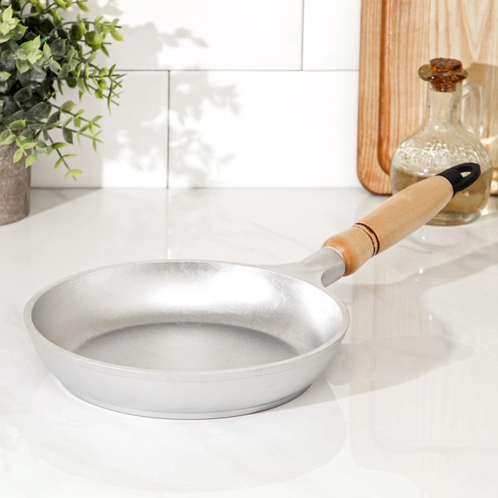 Сковорода, d=20 см, деревянная ручка
Сковорода, d=20 см, деревянная ручка