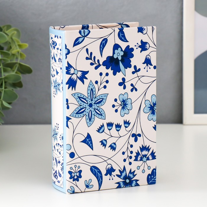 Сейф-книга дерево кожзам "Синие графичные цветы" 17х11х5 см
Сейф-книга дерево кожзам "Синие графичные цветы" 17х11х5 см