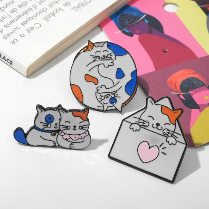 Набор значков (3шт) "Котята", цветной в чёрном металле
Набор значков (3шт) "Котята", цветной в чёрном металле