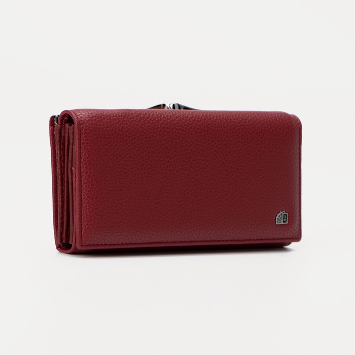 Кошелёк на магнитах, цвет малиновый
Кошелёк на магнитах, цвет малиновый