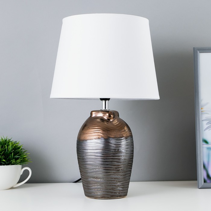 Настольная лампа 16590/1 E14 40Вт 23х23х37 см
Настольная лампа 16590/1 E14 40Вт 23х23х37 см