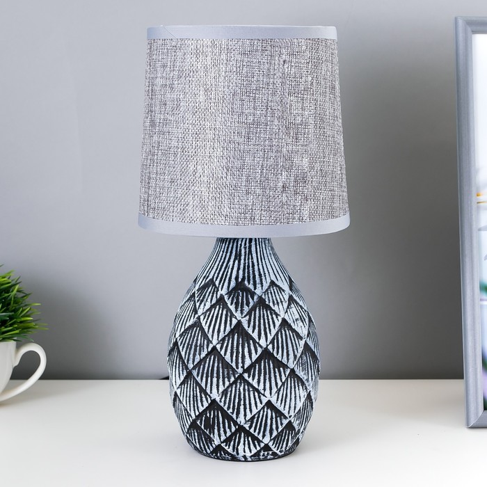 Настольная лампа 16559/1GR E14 40Вт бело-серый 15х15х30 см
Настольная лампа 16559/1GR E14 40Вт бело-серый 15х15х30 см