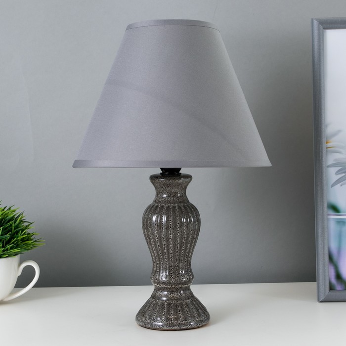 Настольная лампа 16576/1 E14 40Вт 20х20х31 см
Настольная лампа 16576/1 E14 40Вт 20х20х31 см