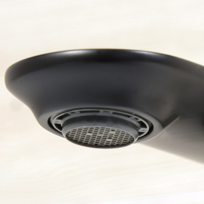 фото Смеситель для раковины wasserkraft elbe 7403н, однорычажный, излив 169 мм, черный