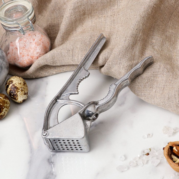 Пресс для чеснока алюминиевый, премиум "Советский", с косточковыдавливателем 
Пресс для чеснока алюминиевый, премиум "Советский", с косточковыдавливателем