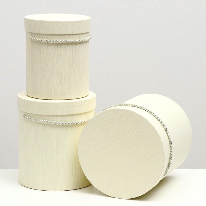 Набор коробок 3 в 1, Кремовый, 20х23-18х22-15х17 см
Набор коробок 3 в 1, Кремовый, 20х23-18х22-15х17 см