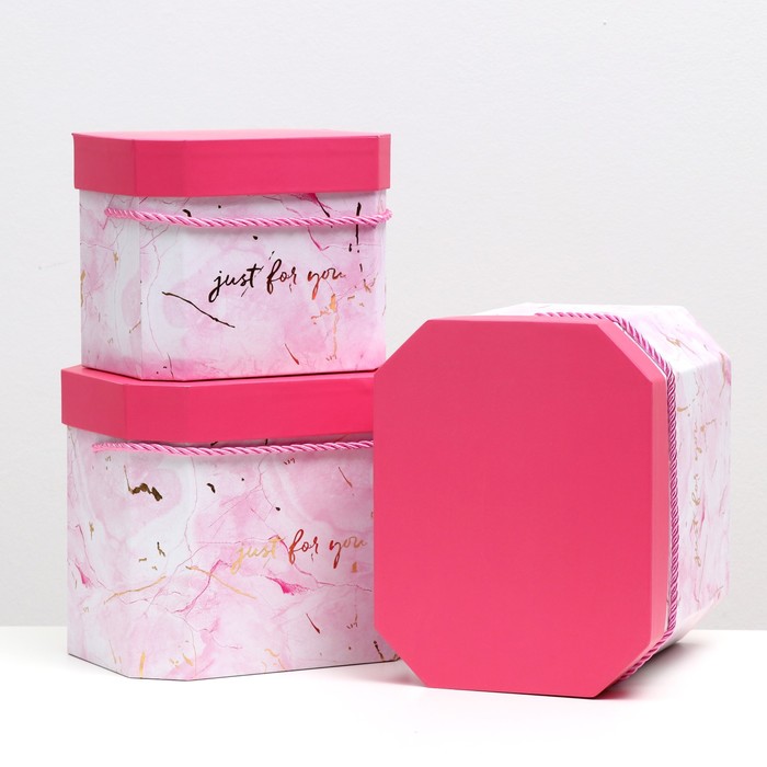 Набор коробок 3 в 1, Розовый, 18,5 х 14 х 15 - 21 х 16 х 18,5 - 23 х 18 х 21,5 см
Набор коробок 3 в 1, Розовый, 18,5 х 14 х 15 - 21 х 16 х 18,5 - 23 х 18 х 21,5 см