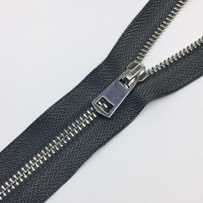 Молния металлическая, неразъемная №5ТТ, размер 18 см
Молния металлическая, неразъемная №5ТТ, размер 18 см