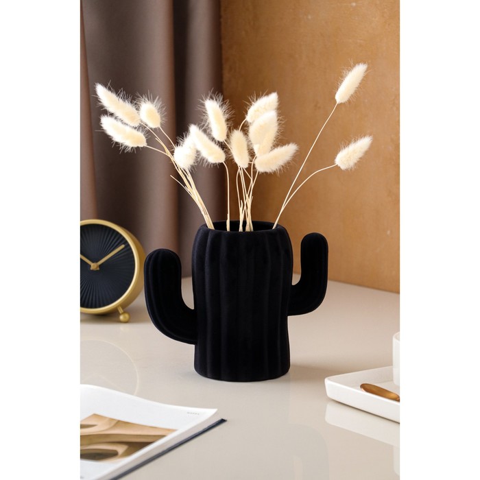Ваза керамическая "Кактус", настольная, флок, чёрная, 16 см
Ваза керамическая "Кактус", настольная, флок, чёрная, 16 см