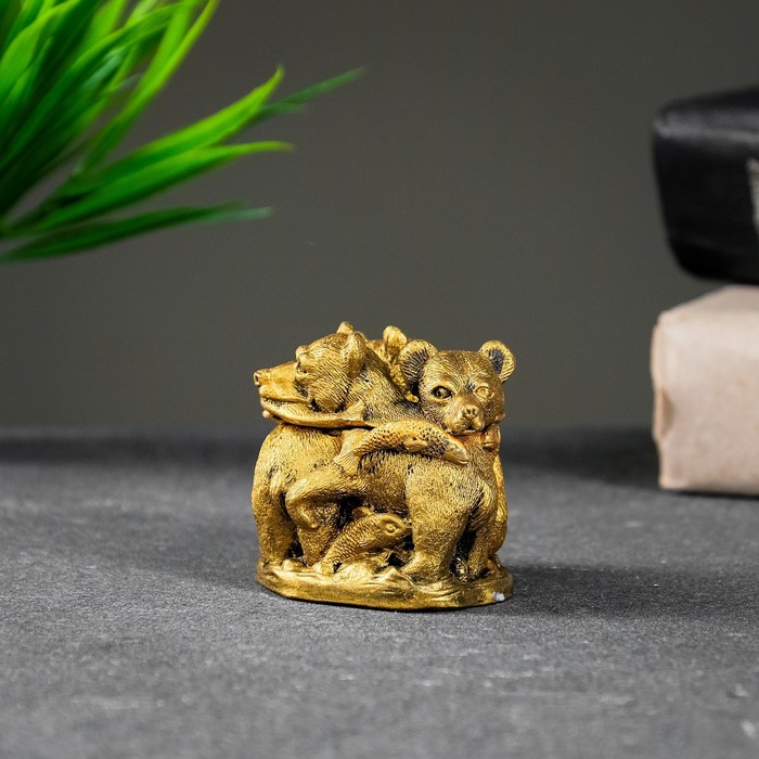 Шкатулка с крышкой "Три медведя" старое золото, 6х5х5см
Шкатулка с крышкой "Три медведя" старое золото, 6х5х5см