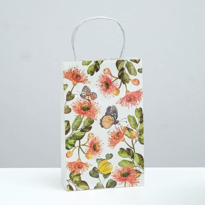 Пакет подарочный "Бабочка на цветке", крафт, 26.5 x 16.5 x 7 см
Пакет подарочный "Бабочка на цветке", крафт, 26.5 x 16.5 x 7 см