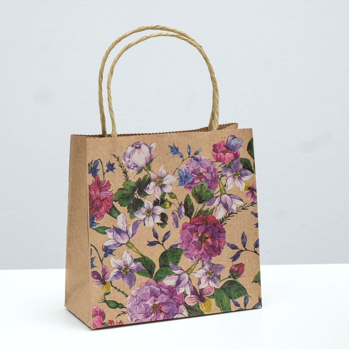 Пакет подарочный "Гортензия", крафт, 16 x 16 x 7.6 см
Пакет подарочный "Гортензия", крафт, 16 x 16 x 7.6 см