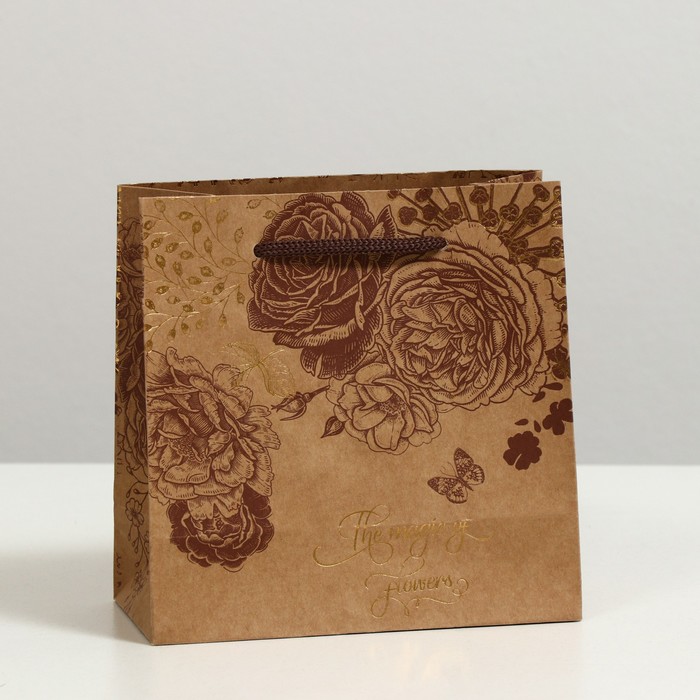 Пакет подарочный "Осенние розы", крафт, 16 x 16 x 7.6 см
Пакет подарочный "Осенние розы", крафт, 16 x 16 x 7.6 см
