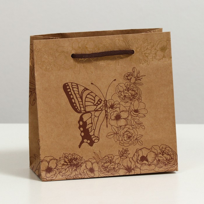 Пакет подарочный "Цветочная бабочка", крафт, 16 x 16 x 7.6 см
Пакет подарочный "Цветочная бабочка", крафт, 16 x 16 x 7.6 см