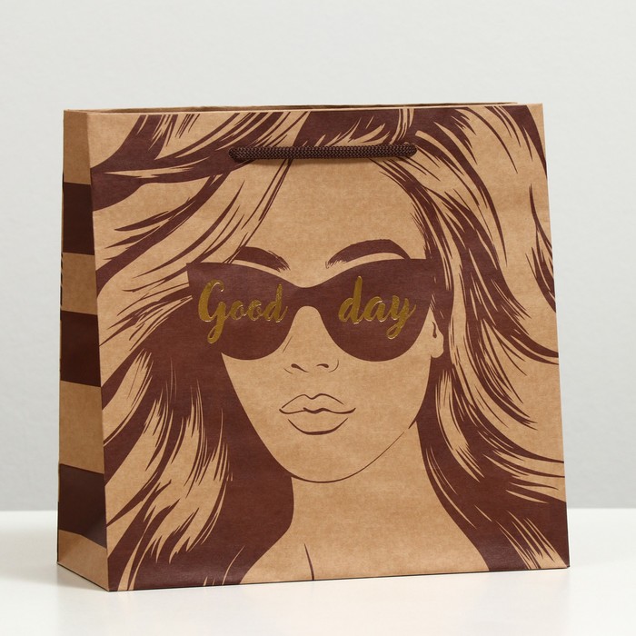 Пакет подарочный " Good day", крафт, 22.5 x 23 x 10 см
Пакет подарочный " Good day", крафт, 22.5 x 23 x 10 см