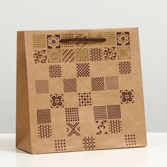 Пакет подарочный "Мозаика", крафт, 22.5 x 23 x 10 см
Пакет подарочный "Мозаика", крафт, 22.5 x 23 x 10 см