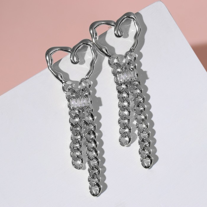 Серьги висячие со стразами "Сердце" с цепочкой, цвет белый в серебре
Серьги висячие со стразами "Сердце" с цепочкой, цвет белый в серебре