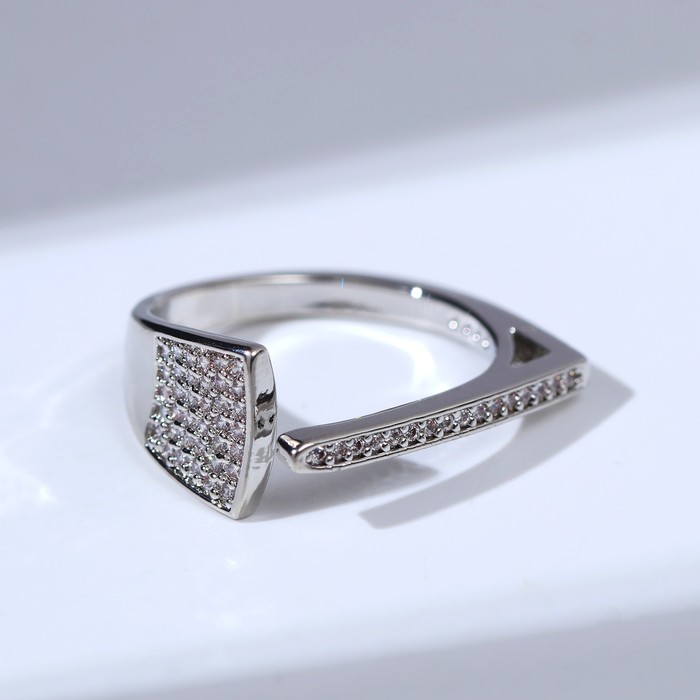 Кольцо "Классика" ремешок, цвет белый в серебре 
Кольцо "Классика" ремешок, цвет белый в серебре