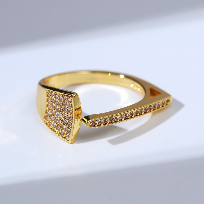 Кольцо "Классика" ремешок, цвет белый в золоте
Кольцо "Классика" ремешок, цвет белый в золоте