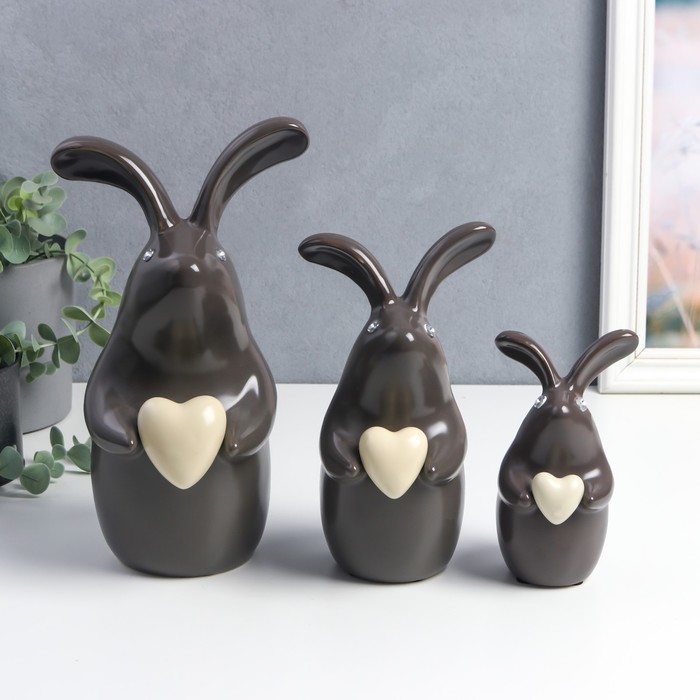 Сувенир керамика "Зайчики с сердечками" матовый, стразы набор 3 шт 24х12х14,5 см
Сувенир керамика "Зайчики с сердечками" матовый, стразы набор 3 шт 24х12х14,5 см