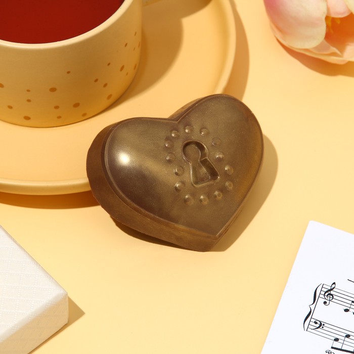 Шоколадная фигурка «Сердце с замком», 75 г
Шоколадная фигурка «Сердце с замком», 75 г