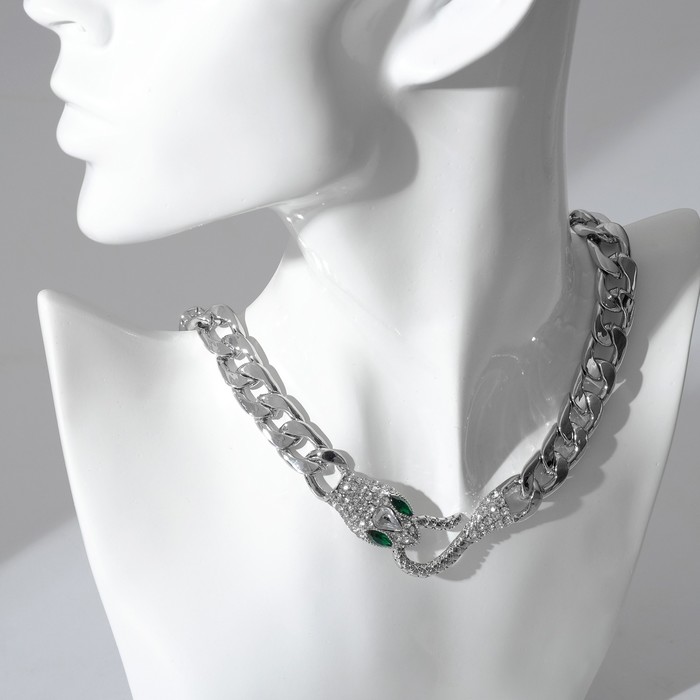Чокер "Змея" цепь, цвет белый в серебре
Чокер "Змея" цепь, цвет белый в серебре