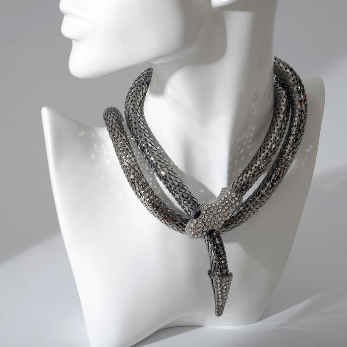 Колье "Змея" жгут на магните, цвет белый в сером металле
Колье "Змея" жгут на магните, цвет белый в сером металле