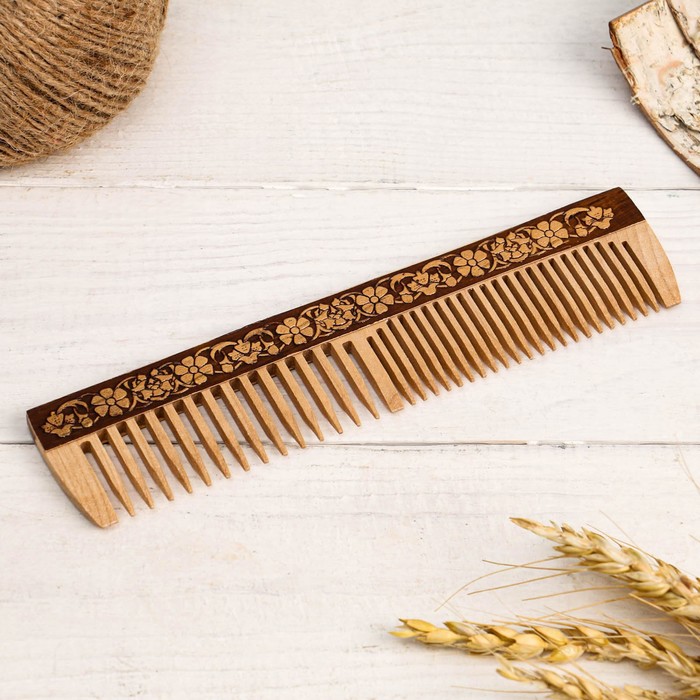 Расческа "Цветы", 19,5 х4,5 см
Расческа "Цветы", 19,5 х4,5 см