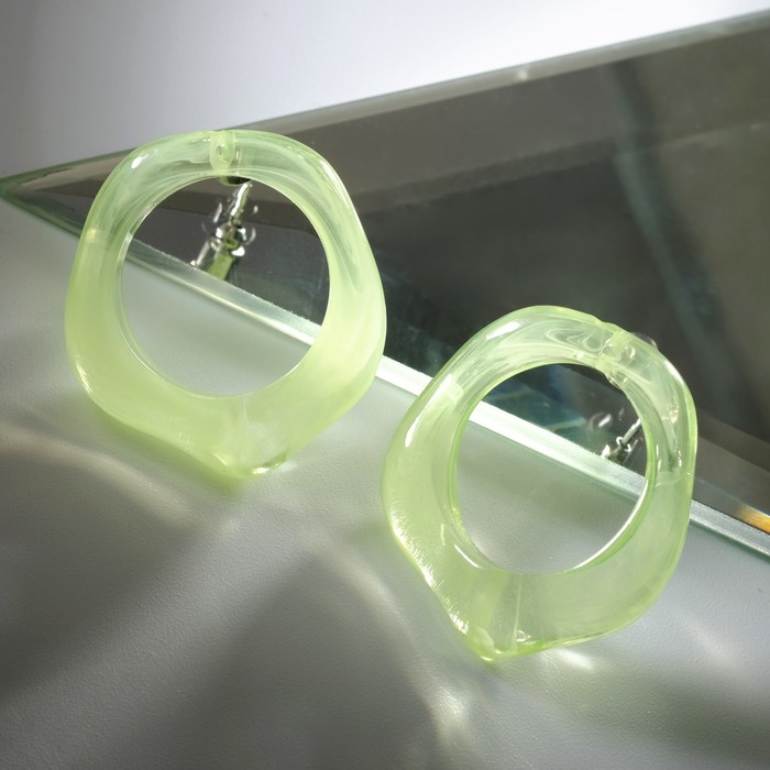 Серьги акрил "Тренд" неровное кольцо, цвет зелёный
Серьги акрил "Тренд" неровное кольцо, цвет зелёный