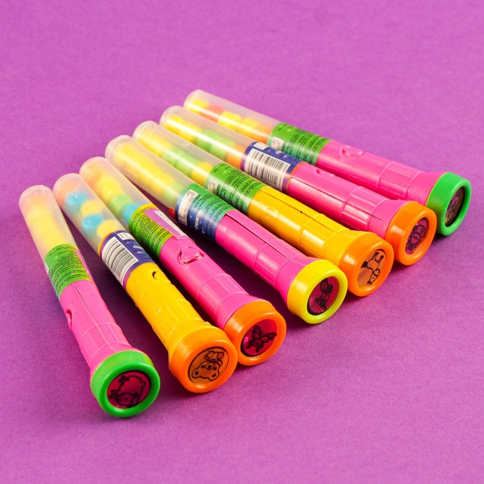 Драже с игрушкой "Фонарик" с проекцией на стену, 2 г
Драже с игрушкой "Фонарик" с проекцией на стену, 2 г