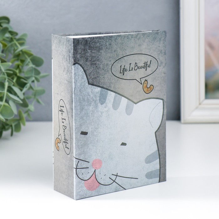 Фотоальбом на 100 фото 10х15 см "Полосатый довольный котик" 17,9х14,1х5 см 
Фотоальбом на 100 фото 10х15 см "Полосатый довольный котик" 17,9х14,1х5 см