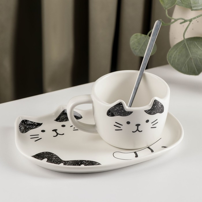 Чайная пара с ложкой «Котик», чашка 200 мл, блюдце 18×11 см
Чайная пара с ложкой «Котик», чашка 200 мл, блюдце 18×11 см