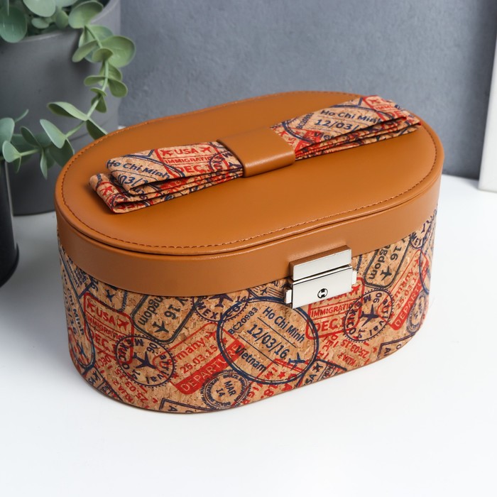 Шкатулка кожзам для украшений "Бант. Наклейки из путешествий" пробка 10х13х21 см
Шкатулка кожзам для украшений "Бант. Наклейки из путешествий" пробка 10х13х21 см