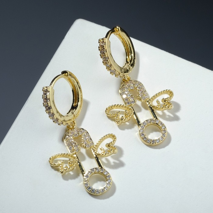 Серьги со стразами "Булавка" с крылышками, цвет белый в золоте
Серьги со стразами "Булавка" с крылышками, цвет белый в золоте