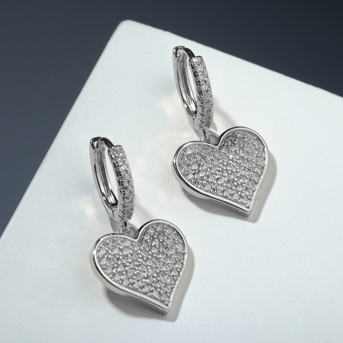 Серьги со стразами "Сердце" аккуратность, цвет белый в серебре
Серьги со стразами "Сердце" аккуратность, цвет белый в серебре