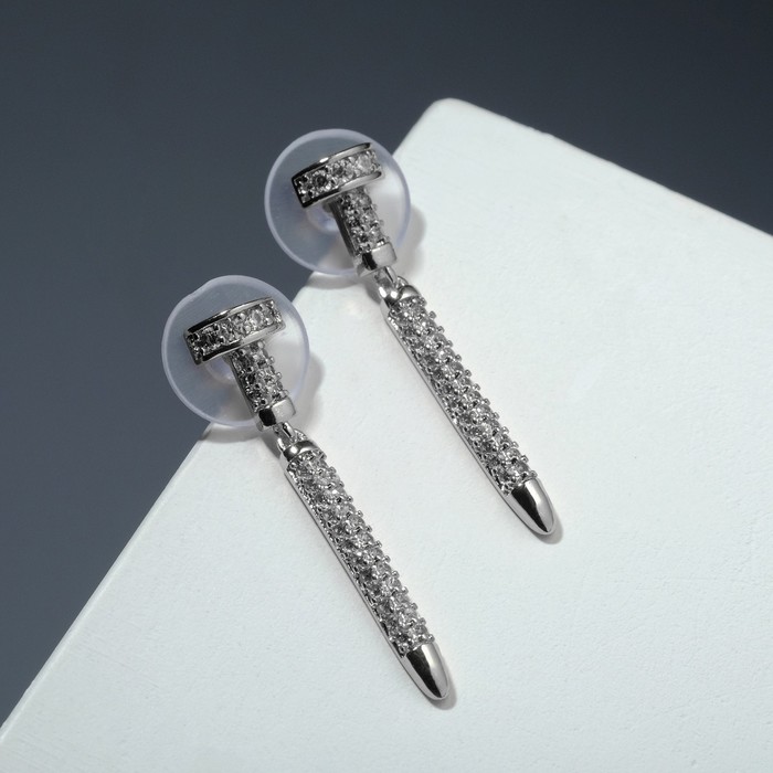 Серьги со стразами "Гвоздь" изогнутый, цвет белый в серебре
Серьги со стразами "Гвоздь" изогнутый, цвет белый в серебре