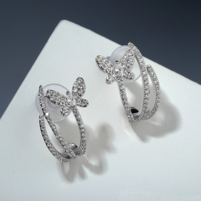 Серьги со стразами "Бабочка" на ленточке, цвет белый в серебре
Серьги со стразами "Бабочка" на ленточке, цвет белый в серебре