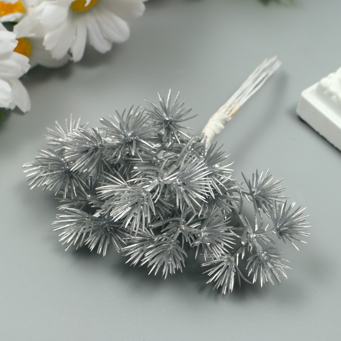 фото Искусственное растение для творчества "еловые шарики" 1 букет=6 веточек серебро 14 см